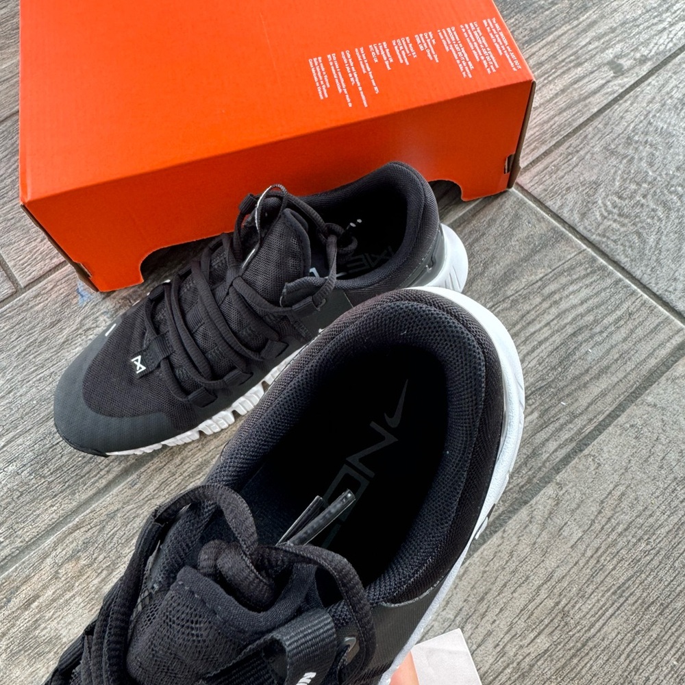 Brand New Nike Free Metcon 5 Black/White Women’s Workout Shoes - Picture 9 of 13